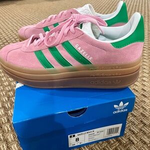 NWT Pink and green Sz 8 Gazelle Bold Women
